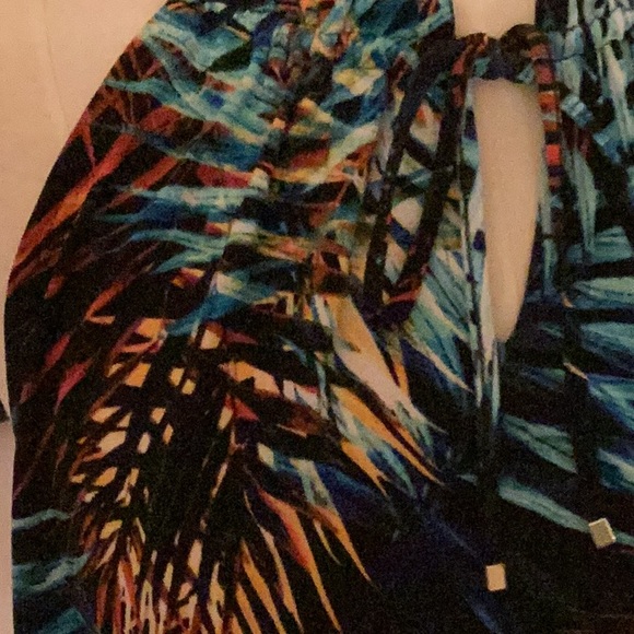 Top - Picture 5 of 8